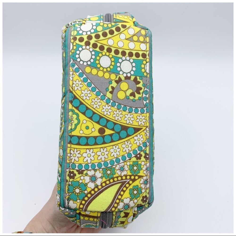 Vera Bradley Medium Lemon Parfait Cosmetic bag EUC - Picture 6 of 10